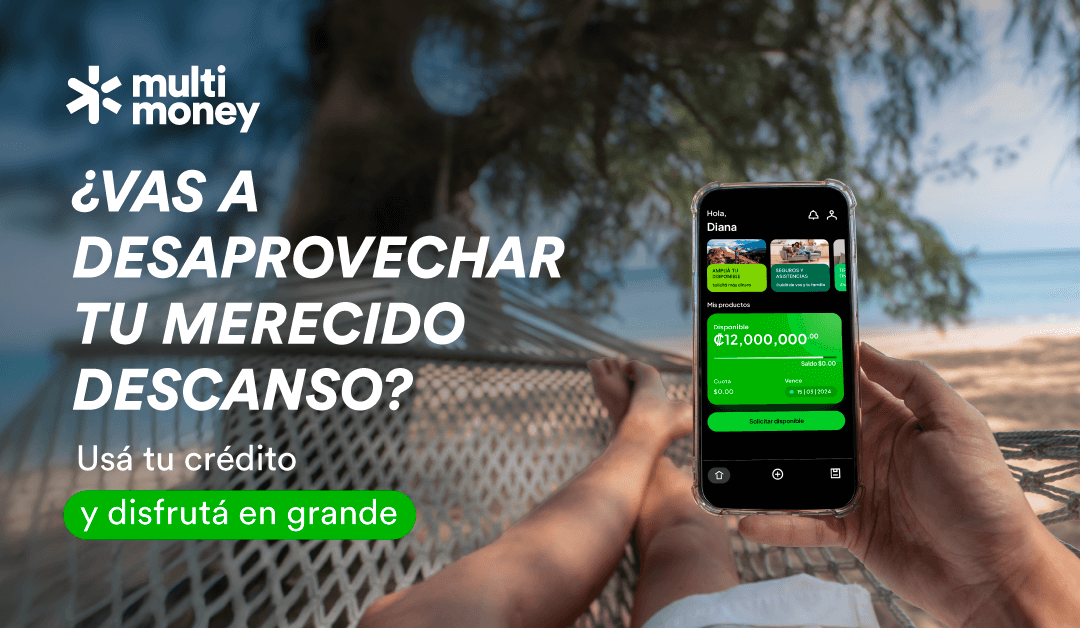 Turista disfrutando de una playa en Guanacaste de forma responsable con su presupuesto.